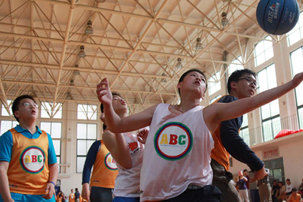 天津宏远篮球学校夏令营价格