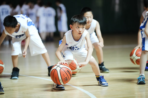北京篮球夏令营学校哪家好,参加北京篮球夏令营心得体会