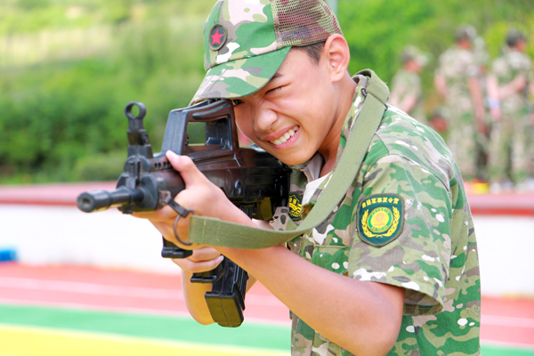 杭州小学生军训夏令营