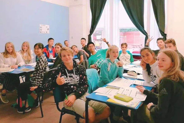 学生加拿大夏令营两周价格