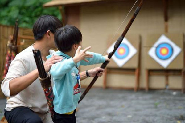 综合素质拓展训练夏令营收费