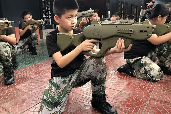 儿童射击夏令营