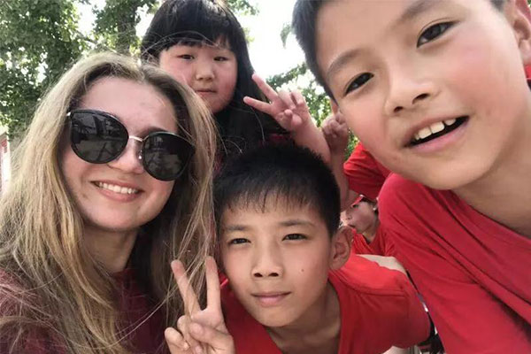 儿童英语夏令营主题