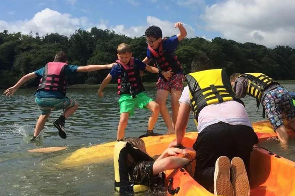 成都到英国游学夏令营费用